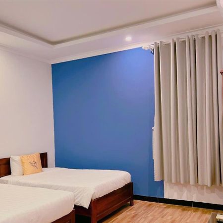 Khach San Minh Quang Hotell Phan Rang Exteriör bild