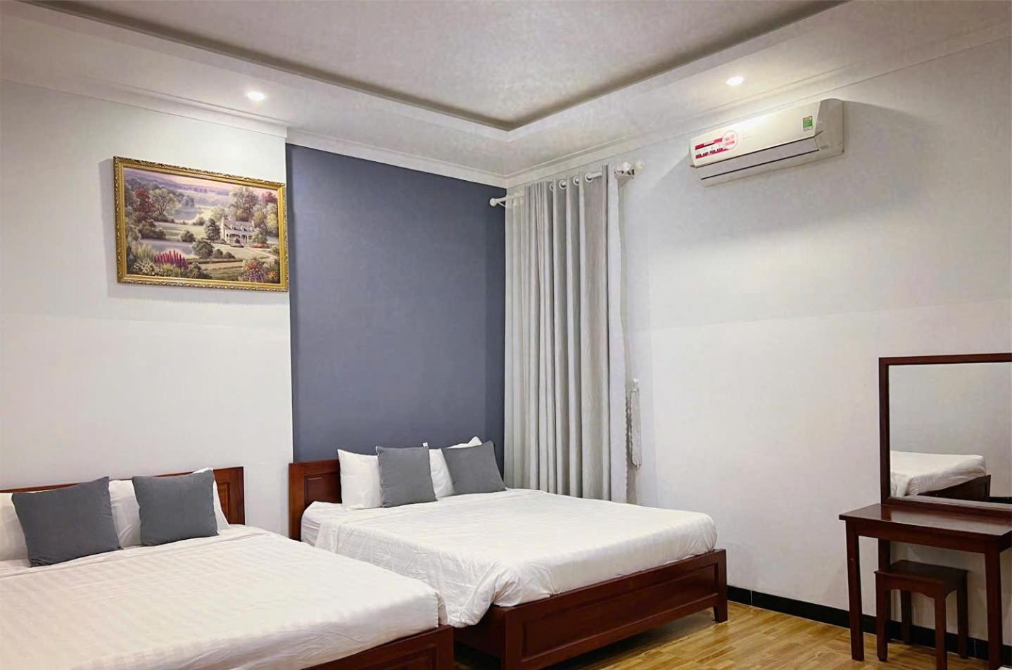 Khach San Minh Quang Hotell Phan Rang Exteriör bild