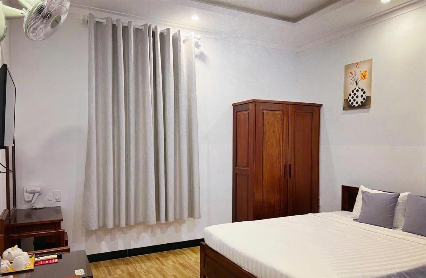 Khach San Minh Quang Hotell Phan Rang Exteriör bild